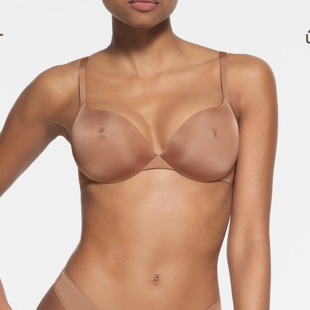 SKIMS Ultimate Bra Nipple Push Up Bra